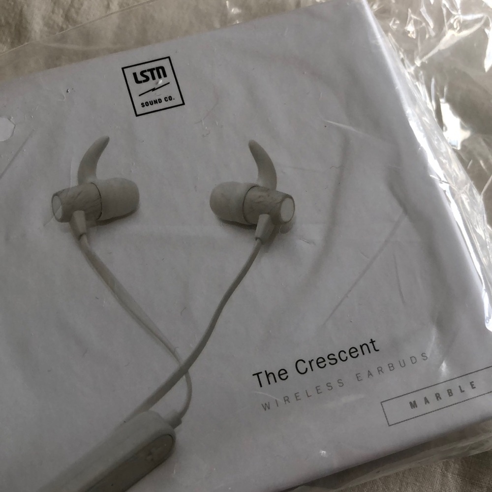 Wireless Earbuds - Picture 2 of 3